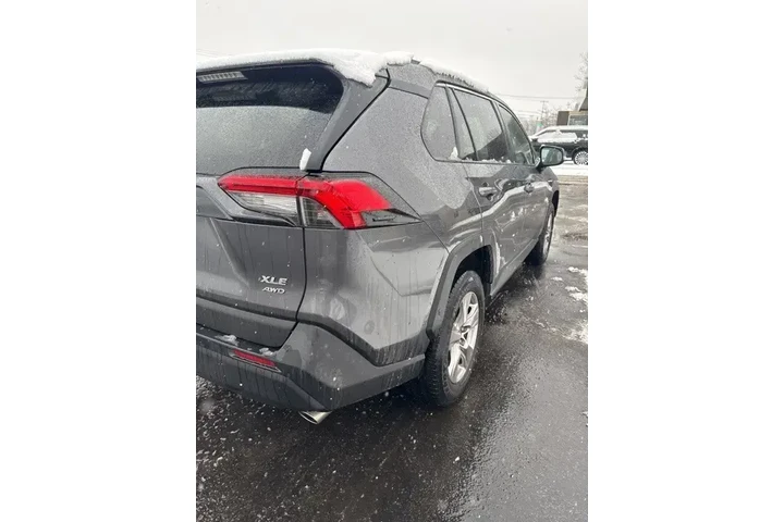 $26724 : Toyota RAV4 2023 AWD XLE 4dr image 7