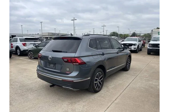 $18159 : Volkswagen Tiguan 2021 SE 4d image 3