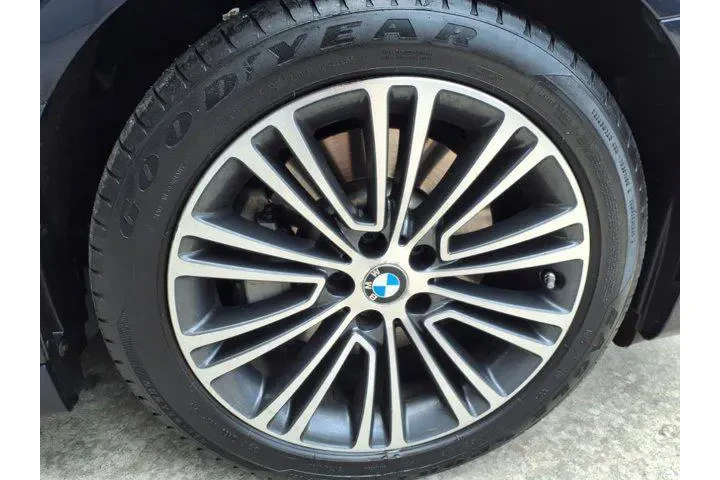 $18799 : BMW 5 Series 2019 AWD 530i x image 9