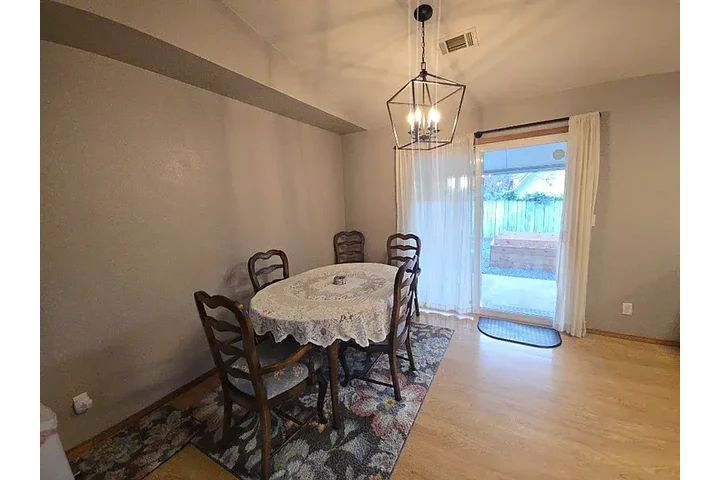 $1150 : QUIET FORTUNA CUL-DE-SAC ROAD image 6