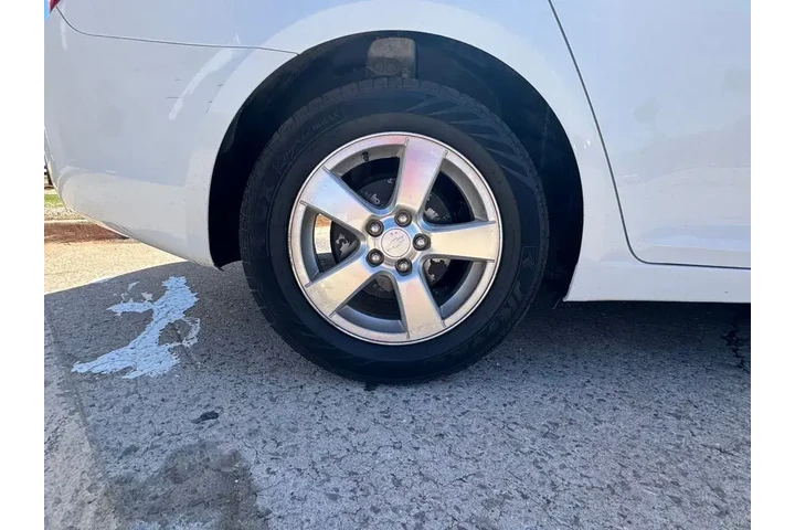 $2498 : Chevrolet Cruze 2012 LT 4dr image 6