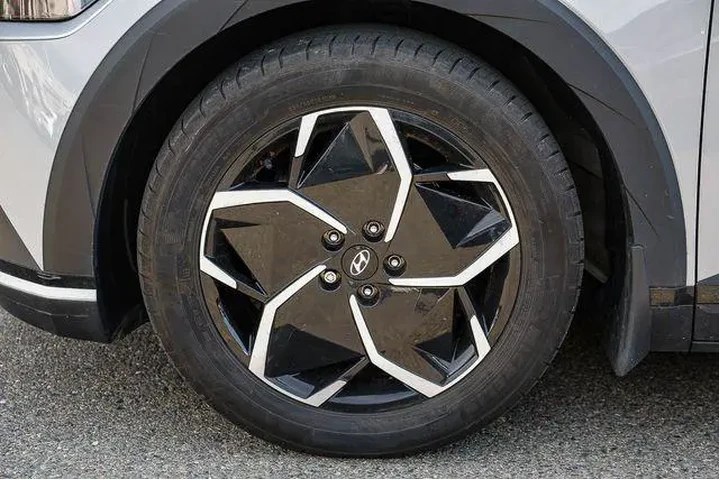 $24992 : Hyundai IONIQ 5 2023 SEL 4dr image 9