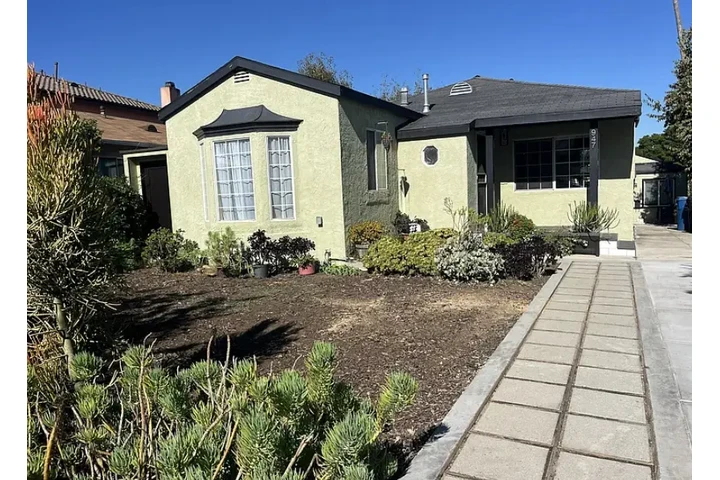 $1765 : FOR LEASE E 68th St, Inglewood image 1