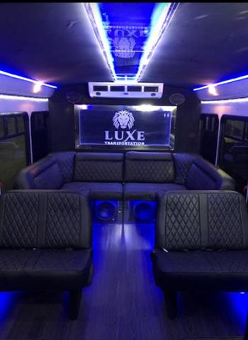 Luxe Transportation image 4