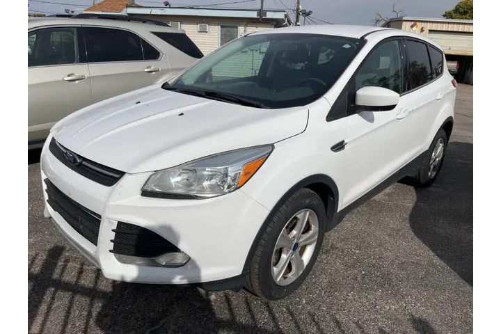 2014 Escape SE image 2