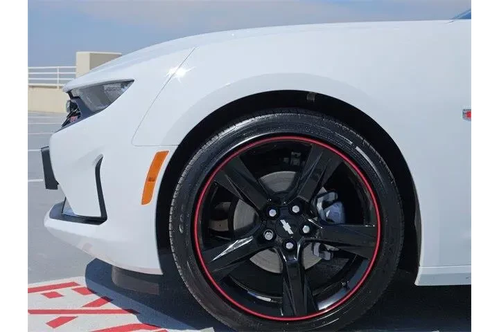 $32998 : Chevrolet Camaro 2024 LT 2dr image 9