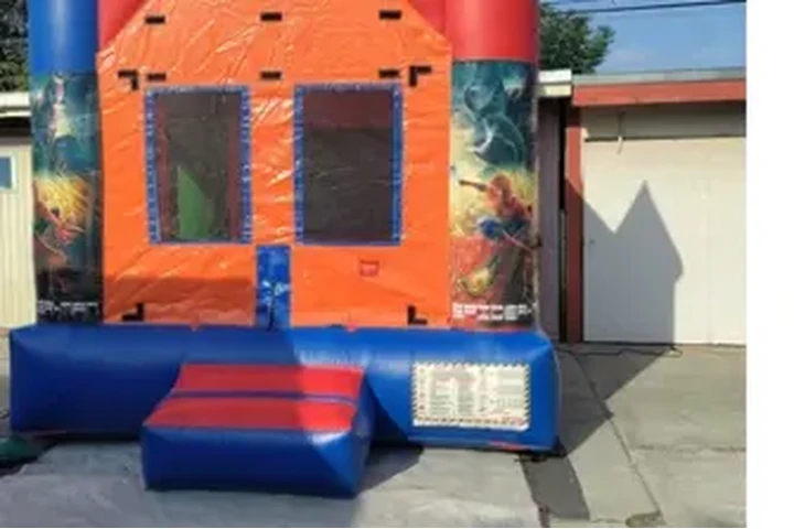 JUMPER'S image 6