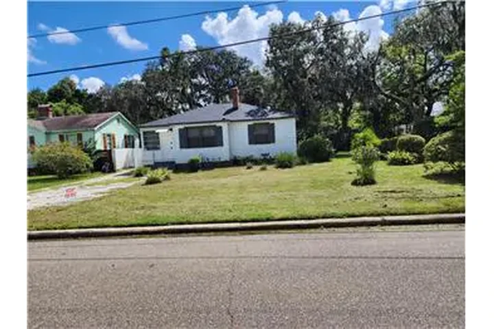 $650 : Rental property with 1 bedro image 1