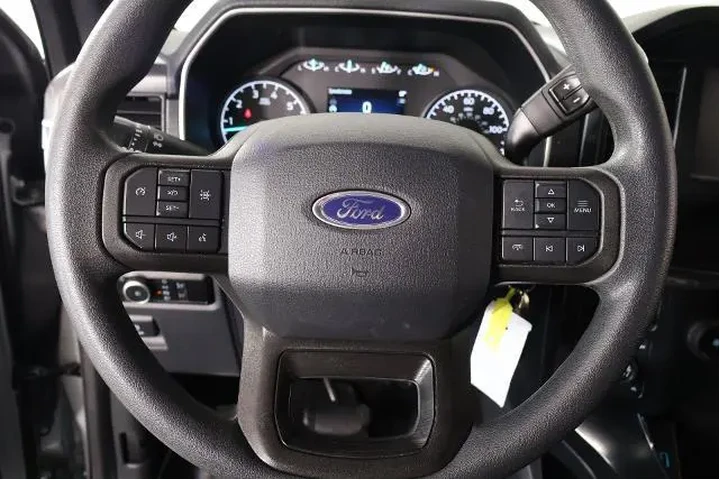 $38175 : Ford F-150 2023 4x4 XL 4dr S image 3
