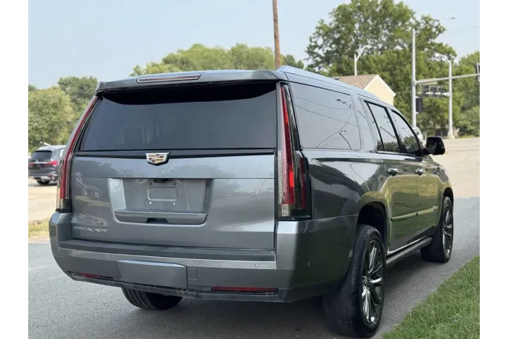 $21999 : 2019 Escalade ESV Premium Lux image 7