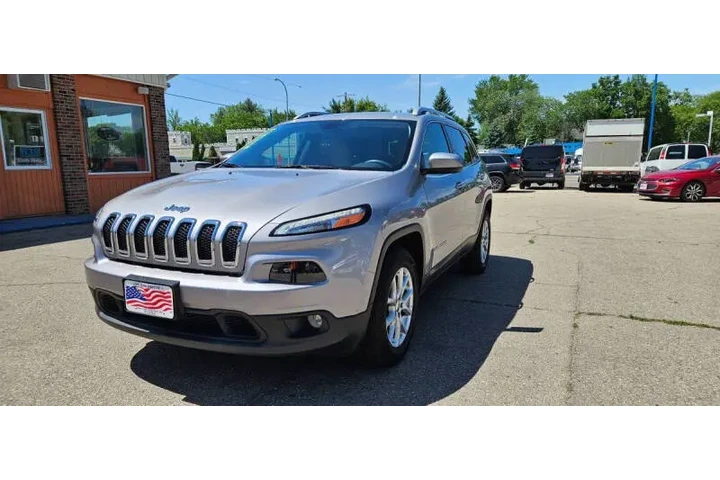 $17490 : 2018 Cherokee Latitude image 3