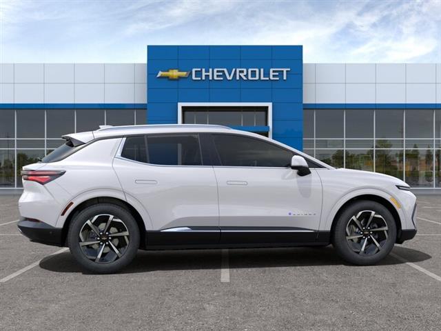 $44365 : New 2024 Equinox EV 2LT image 5