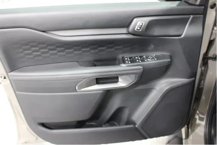 $38977 : Ford Ranger 2025 4x4 XLT 4dr image 7