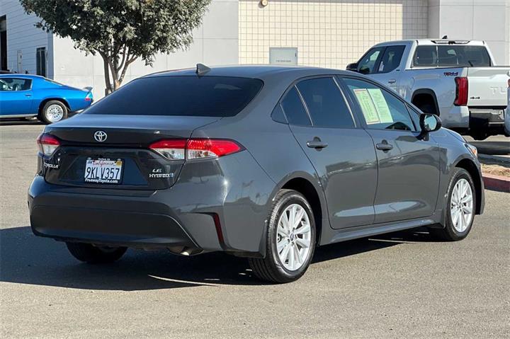 $24450 : Corolla Hybrid LE image 5