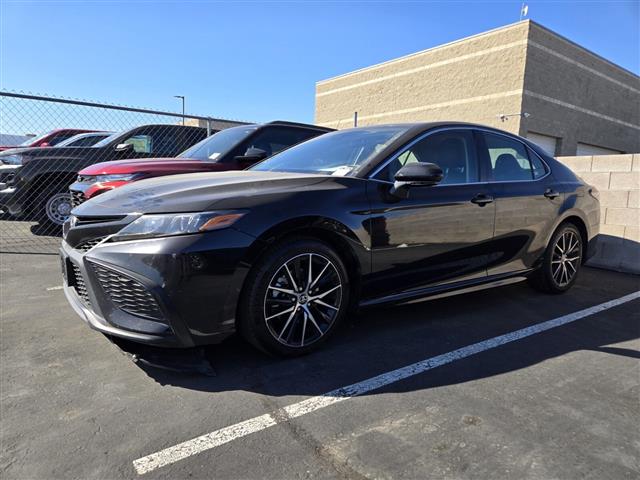 $23928 : Pre-Owned 2022 Camry SE image 2