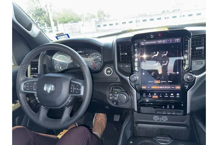 $35394 : Ram 1500 2025 4x4 Big Horn 4 image 10