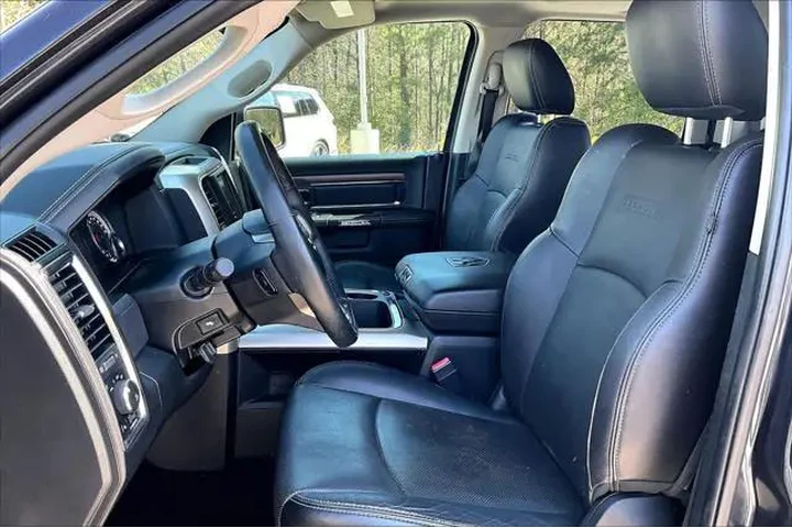 $26498 : Ram 1500 2017 4x4 Laramie 4d image 7