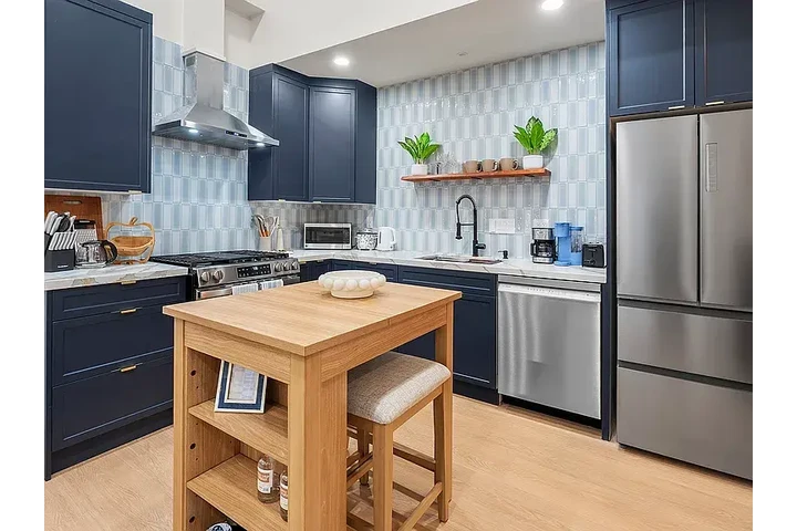 $2450 : Branded 1bd 1ba @LA image 3