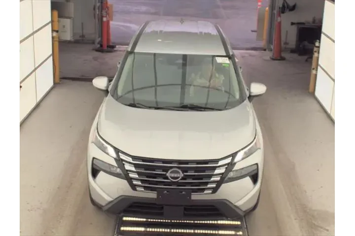 $20493 : Nissan Rogue 2024 AWD SV 4dr image 2