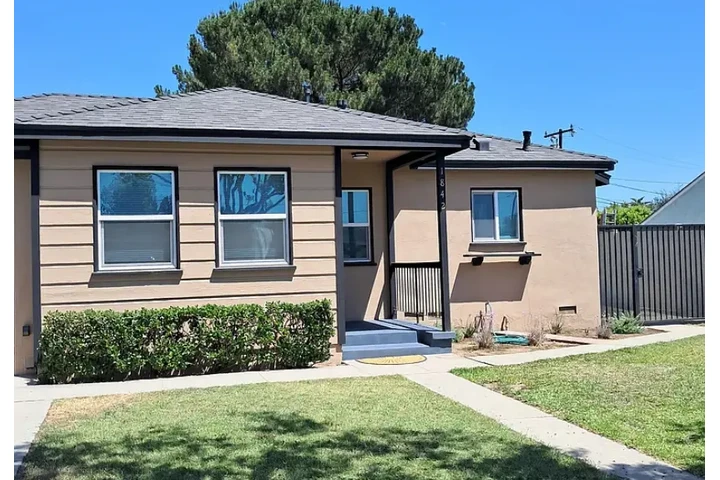 $1800 : Welcome to 1842 Warrington Ave image 2
