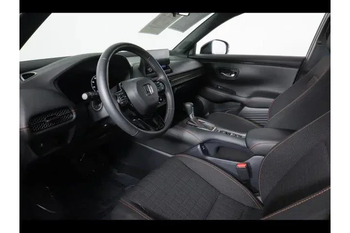 $27875 : Honda HR-V 2024 AWD Sport 4d image 9