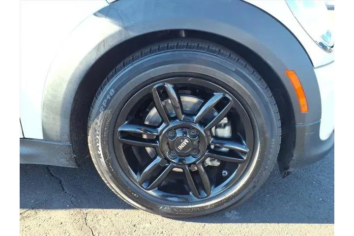 $12892 : MINI Convertible 2015 Cooper image 9