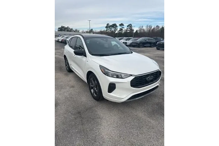 $22660 : Ford Escape 2023 ST-Line 4dr image 8