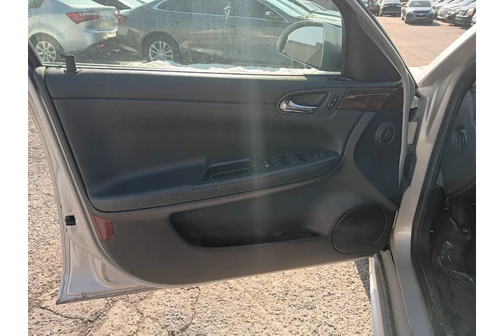 $5000 : 2011 Impala LT FLEET image 8