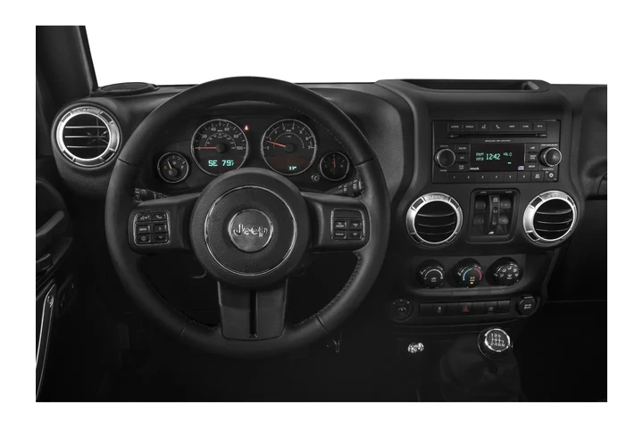 $19949 : 2015 Wrangler Unlimited Sahara image 4