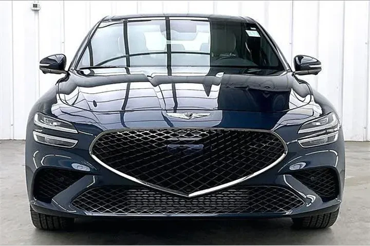 $39990 : Genesis G70 2023 3.3T Standa image 3
