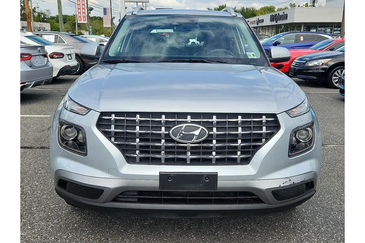 $15895 : Hyundai VENUE 2022 SEL 4dr C image 8