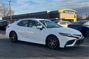 $17495 : 2021 Camry SE thumbnail