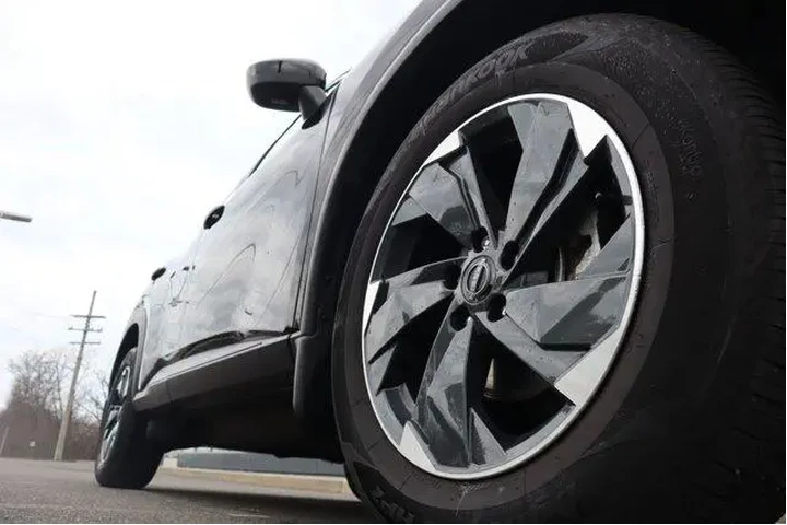 $23305 : Nissan Rogue 2025 AWD SV 4dr image 9