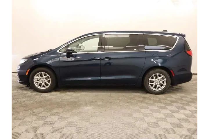 $24995 : Chrysler Pacifica 2023 Touri image 6