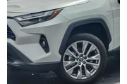 $39989 : Toyota RAV4 2025 AWD XLE Pre thumbnail