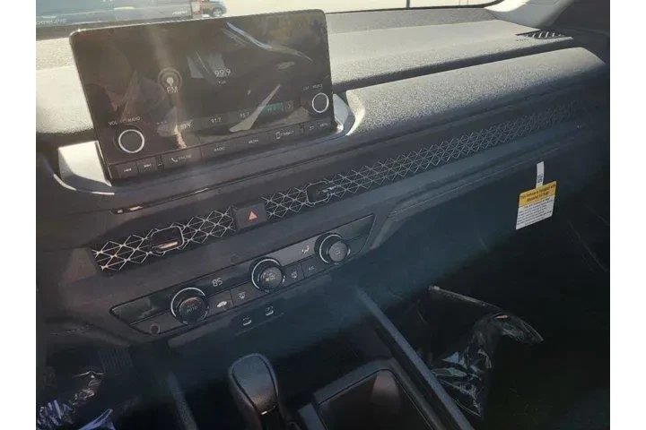 $23371 : Honda Accord 2024 LX 4dr Sed image 8