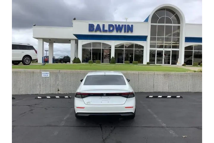 $32950 : Honda Accord 2023 EX 4dr Sed image 6