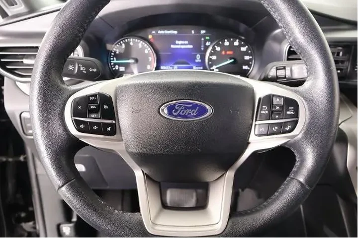 $27037 : Ford Explorer 2024 AWD XLT 4 image 3