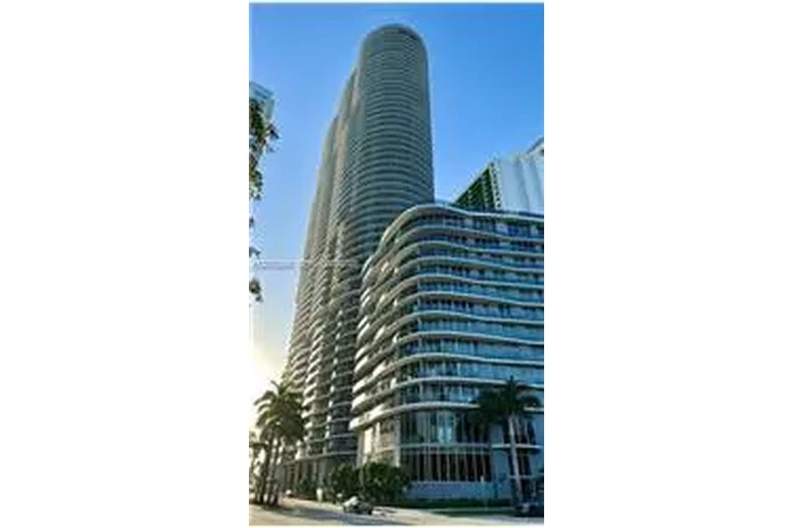$4100 : Rental property with 1 bedro image 3