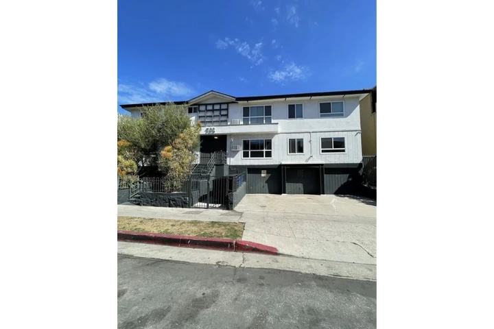 $1500 : 1 Bedroom 1 Bath Apt in Carson image 1