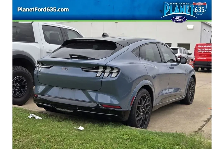 $38447 : Ford Mustang Mach-E 2023 AWD image 4