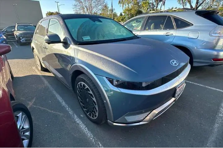 $32990 : Hyundai IONIQ 5 2024 AWD Lim image 2