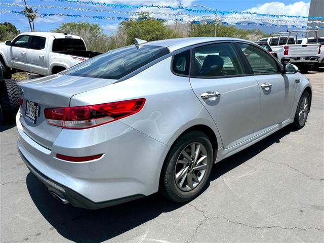 2019 Optima image 4