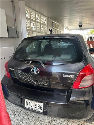 $4500 : Venta Toyota Yaris image 3