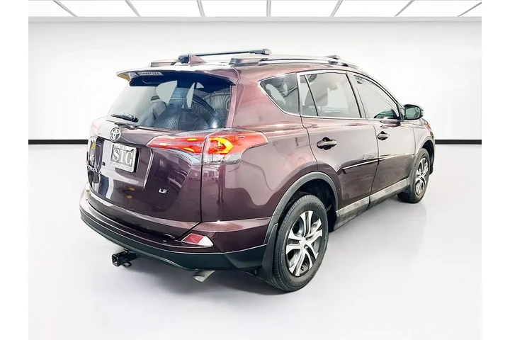 $17488 : Toyota RAV4 2018 LE 4dr SUV image 1