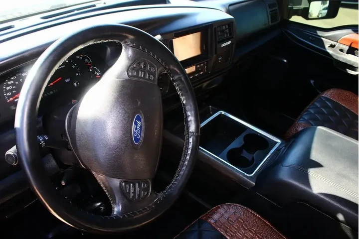 $16149 : Ford Excursion 2005 Eddie Ba image 4