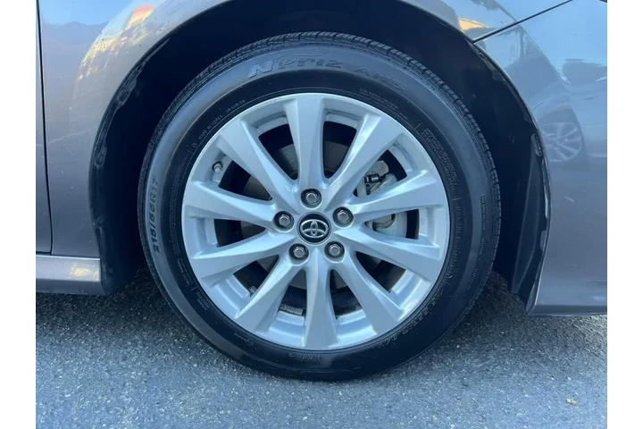 $18990 : 2018 Camry LE image 9