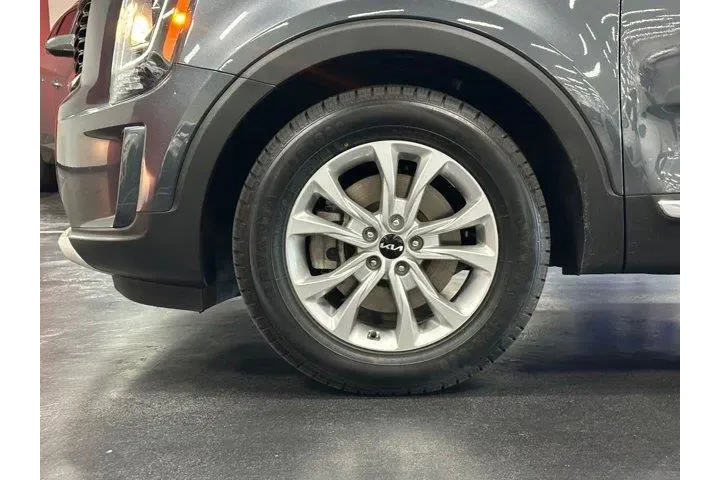 $22982 : Kia Telluride 2022 LX 4dr SU image 9