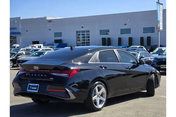 $24998 : Hyundai ELANTRA Hybrid 2025 image 7