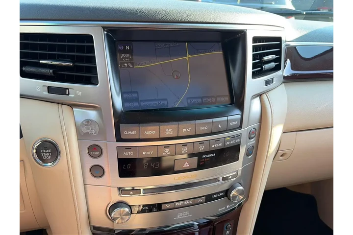 $27119 : Lexus LX 570 2013 AWD 4dr SU image 6